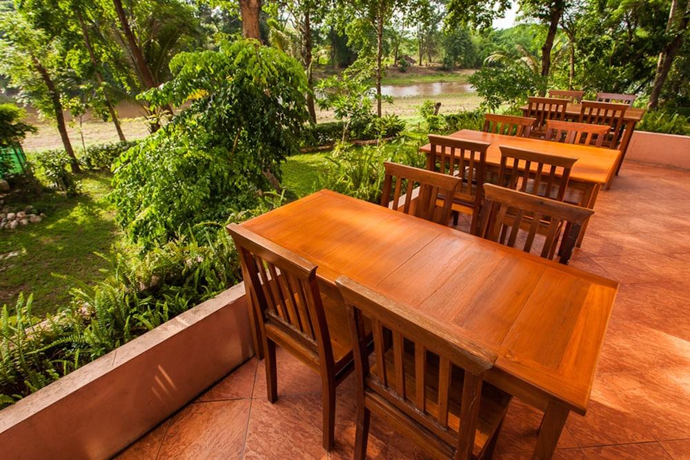 Riverhouse-The Teak House Mae Sariang Extérieur photo