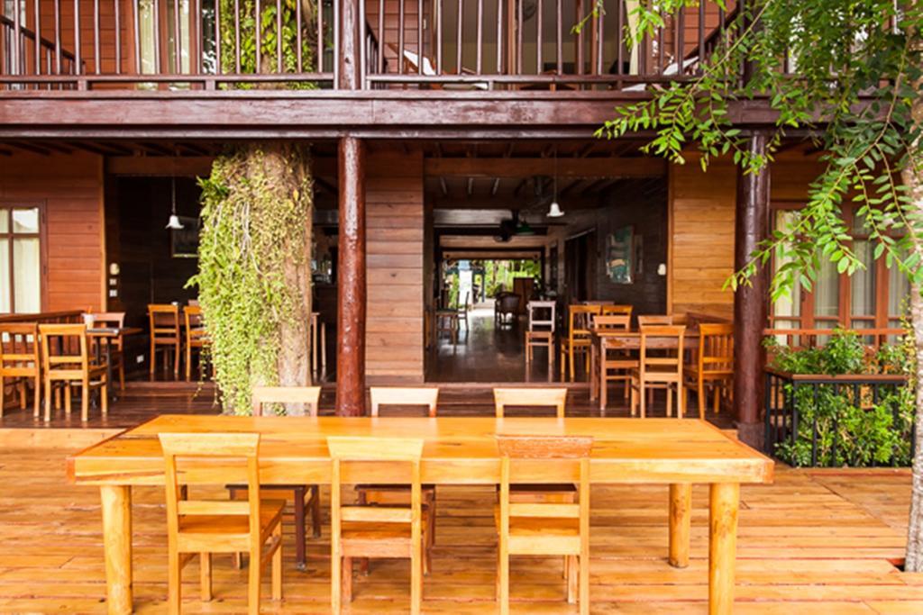 Riverhouse-The Teak House Mae Sariang Extérieur photo