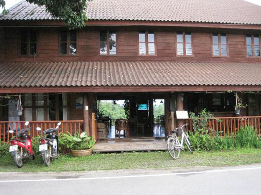 Riverhouse-The Teak House Mae Sariang Extérieur photo