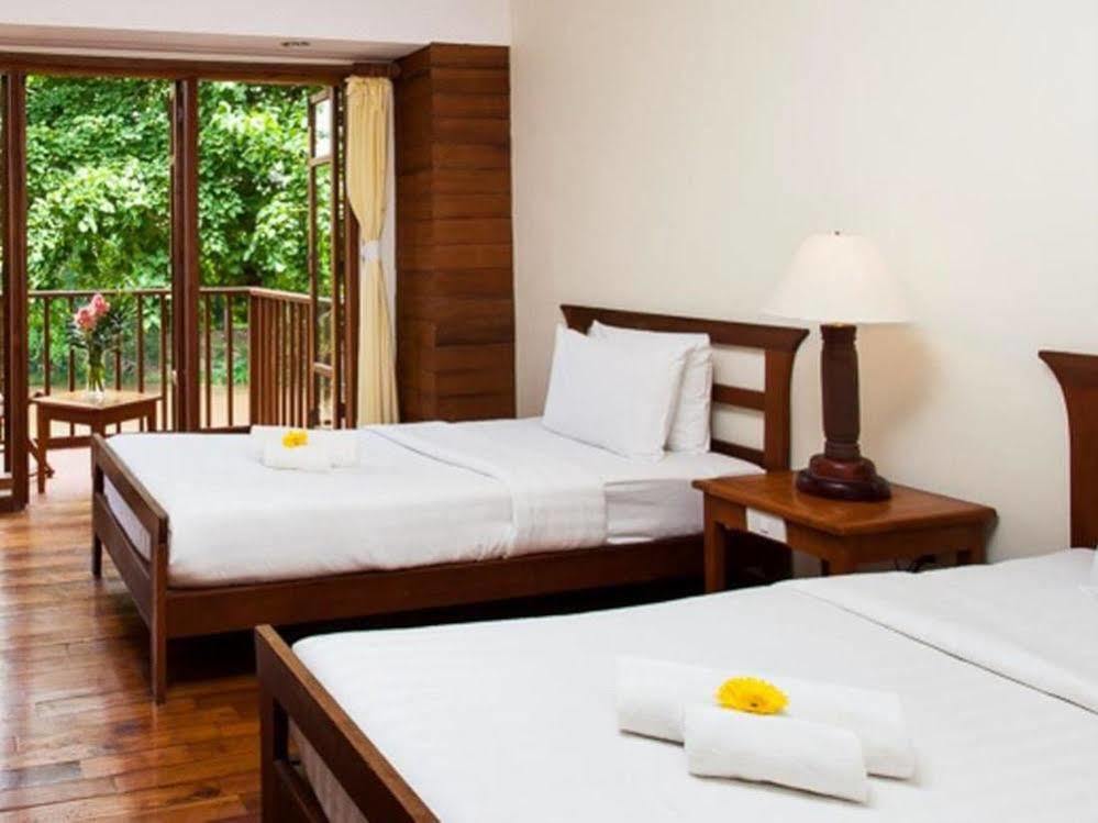 Riverhouse-The Teak House Mae Sariang Extérieur photo